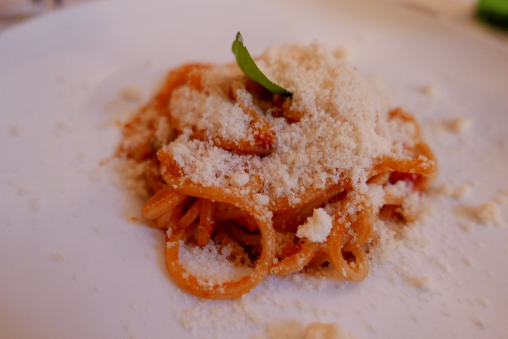 Spaghetti tomate et basilic © GP