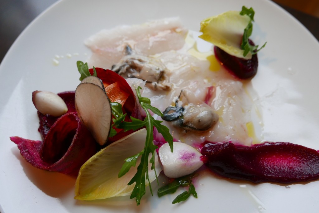 Carpaccio de bar aux huîtres © GP