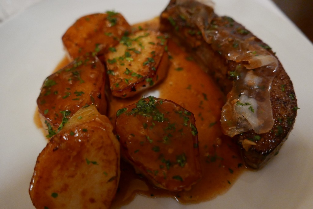 Foie de veau persillé aux pommes fondantes © GP