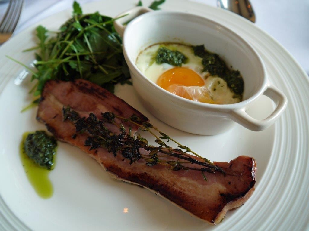 Poitrine de porc fumée et poêlée © AA