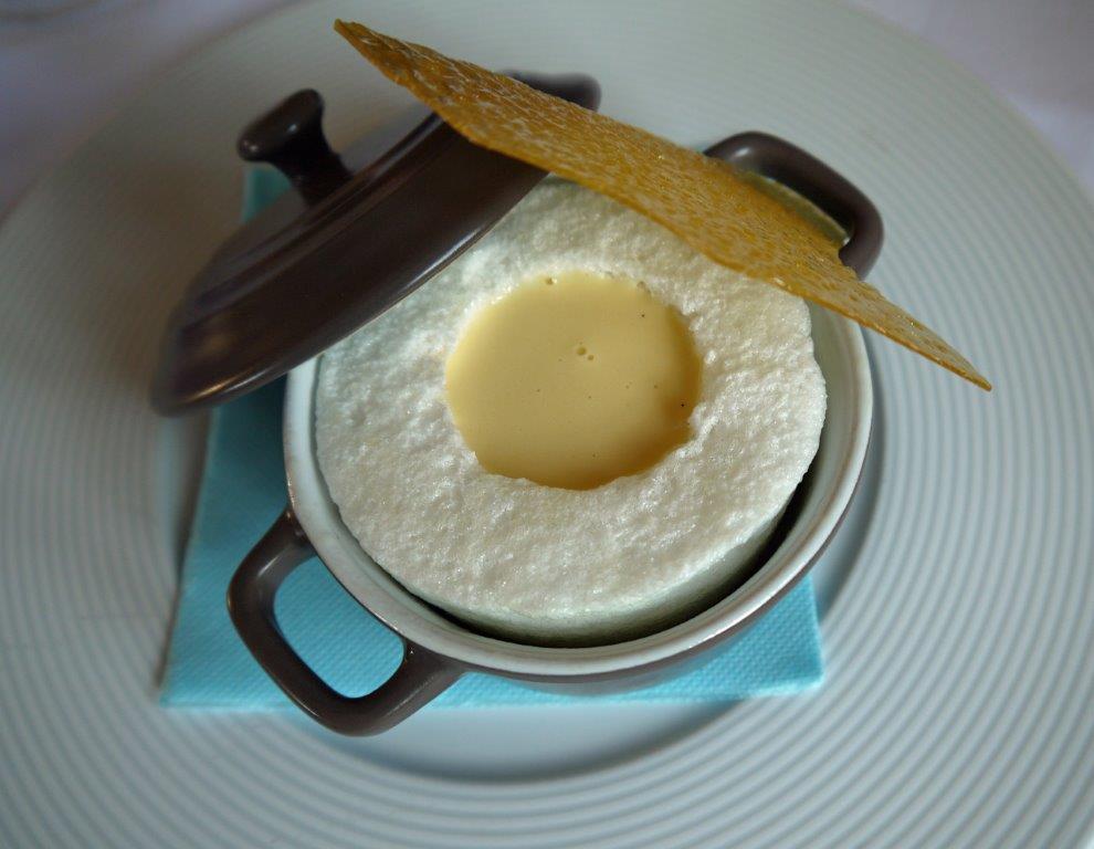 Œuf à la neige © AA