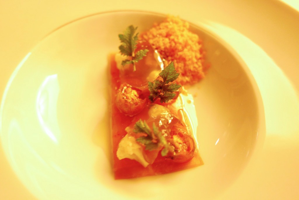 Sériole à la peau de tomate, gelée de gaspacho © GP