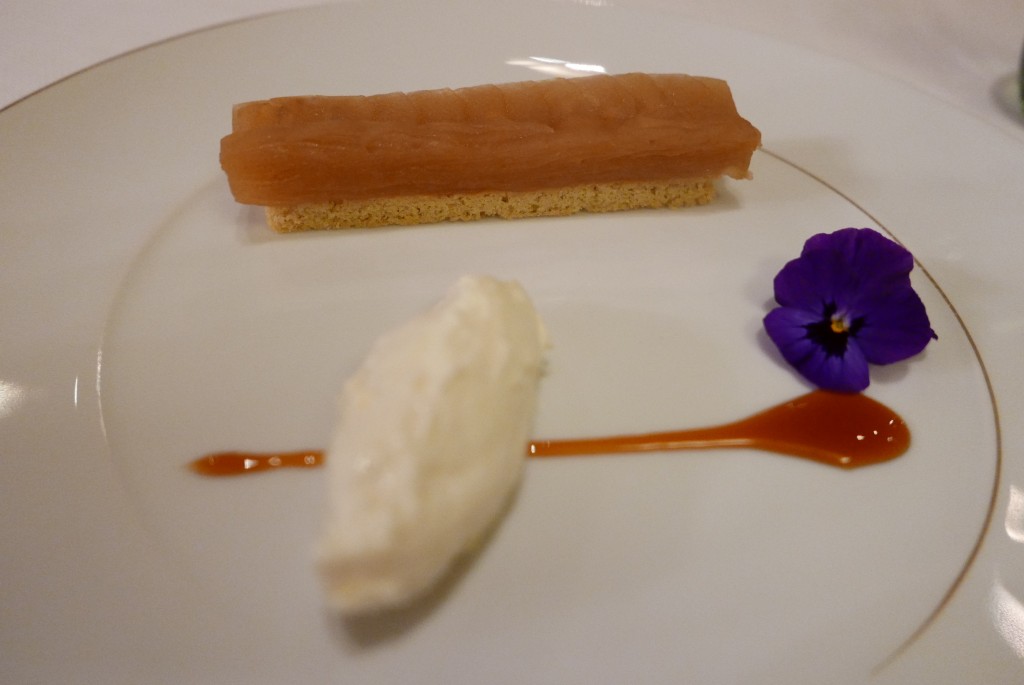 Pommes confites, pâte sablée, chantilly © GP