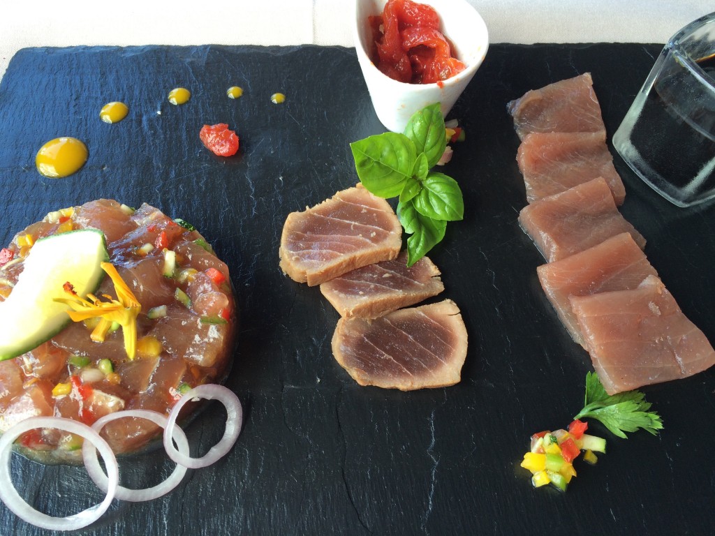 Assiette de poissons marinés © GP
