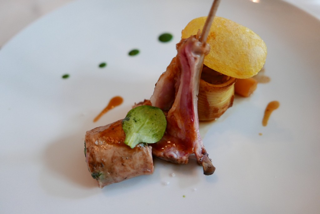 Agneau en deux cuissons avec, topinambours et salsifis à la sauge © GP