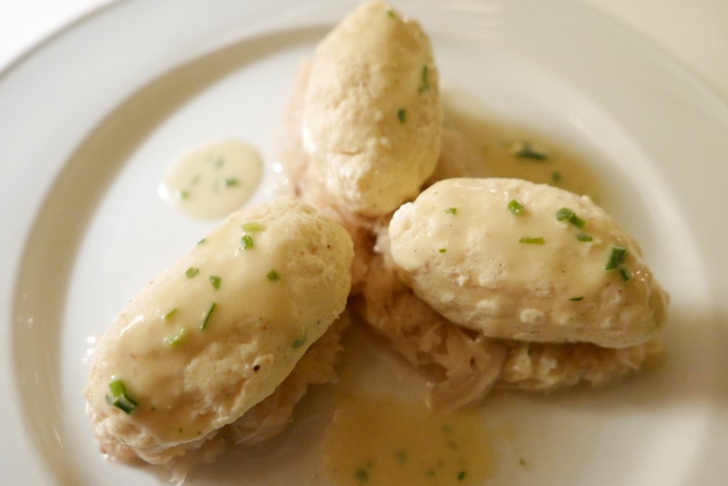 Quenelles de bar à la choucroute © GP