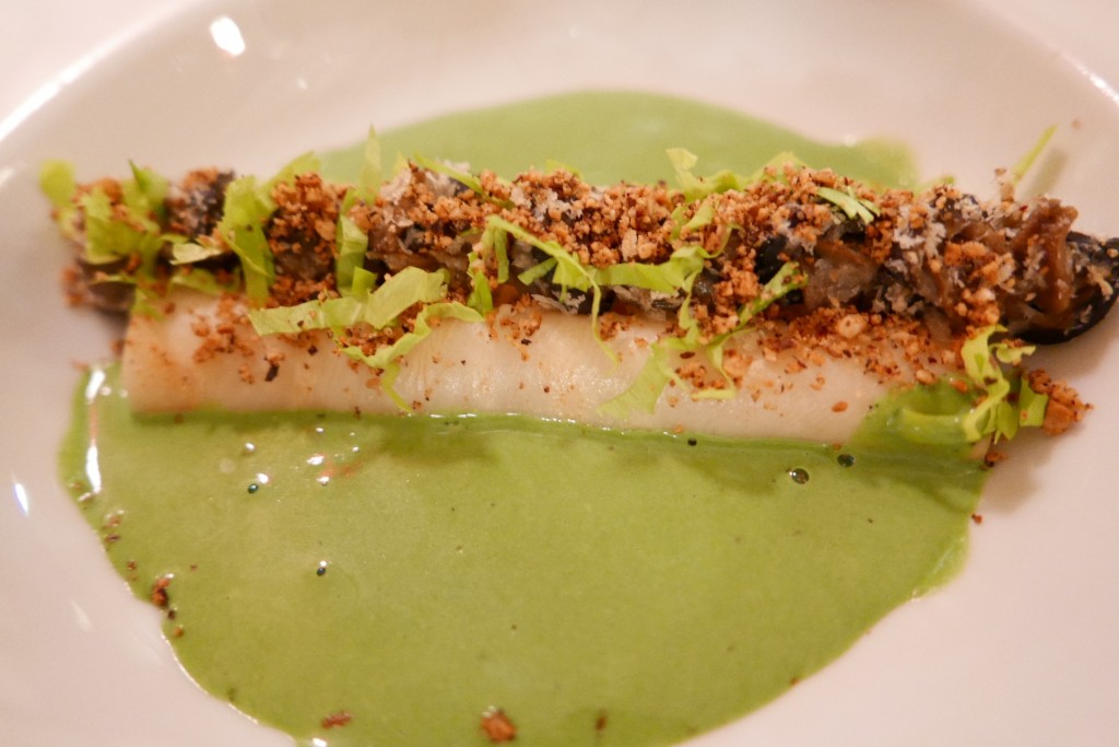 Escargots, céleri, noisettes © GP