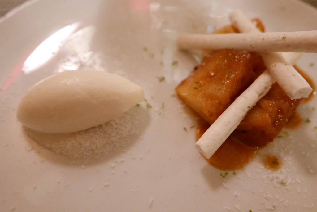 Ananas rôti, sorbet coco © GP