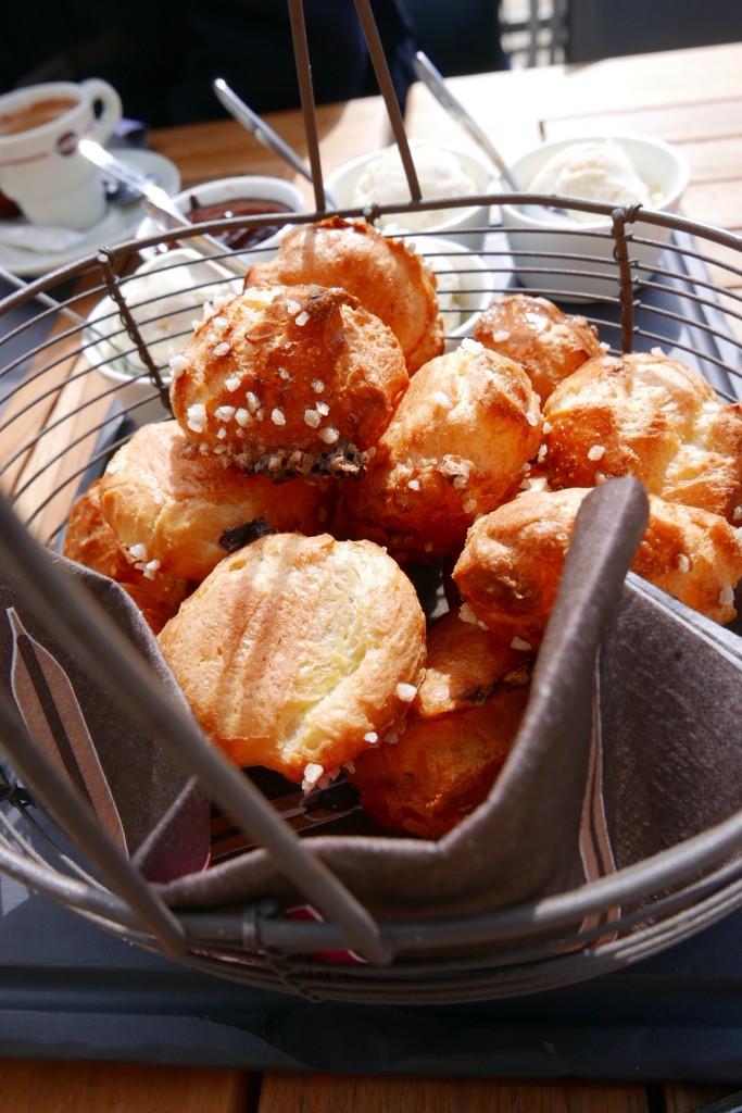 Chouquettes sauce chocolat © GP