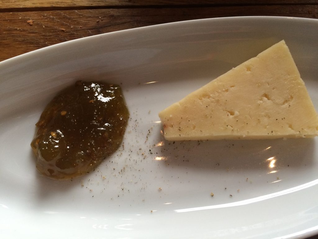 Cantal et chutney tomate kumquat © GP