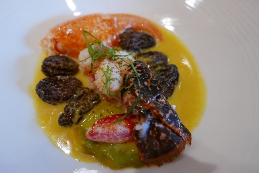 Homard éclaté au vin jaune © GP