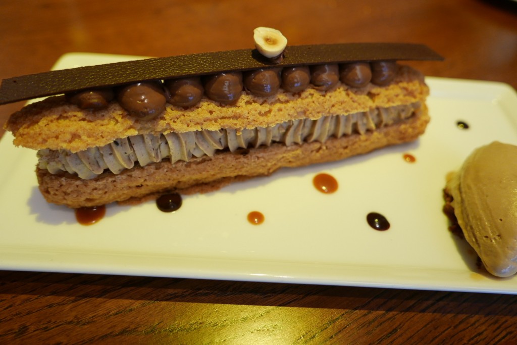 Eclair au gianduja © GP