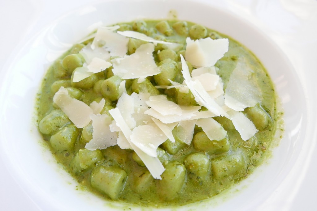 Gnocchi au pesto © GP
