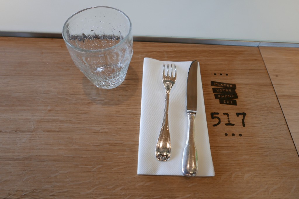A table © GP