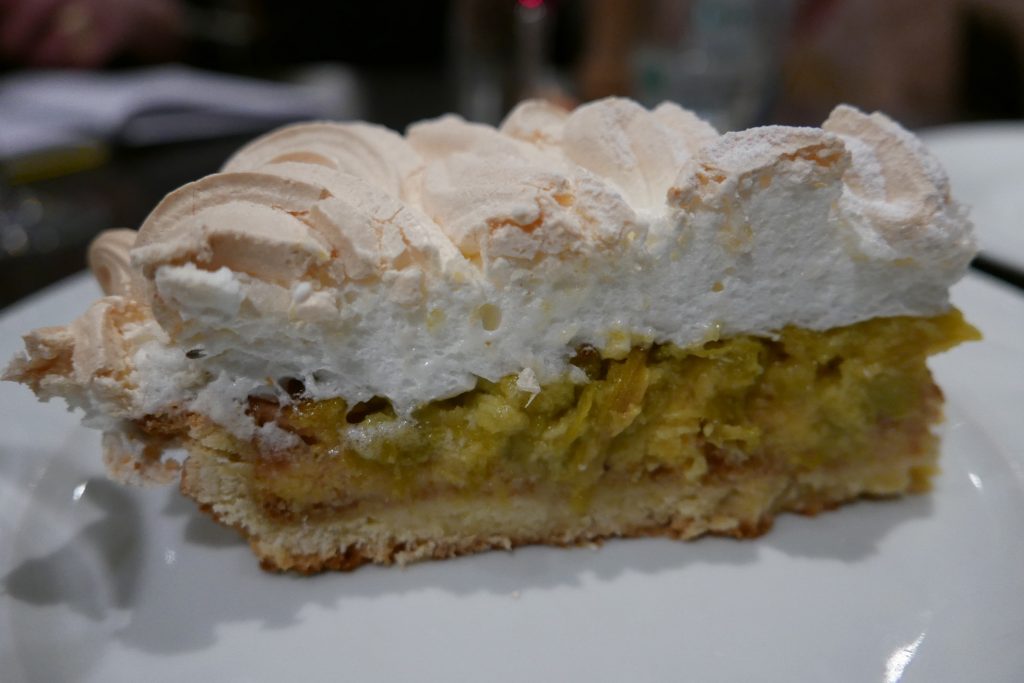 Tarte meringuée à la rhubarbe © GP