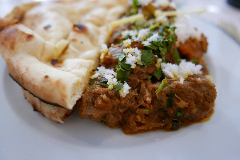 Agneau et son naan © GP