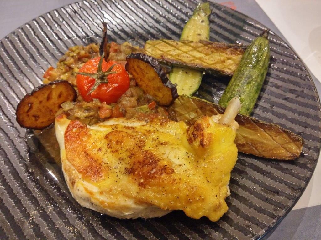 Poulet label rouge, mini ratatouille © AA