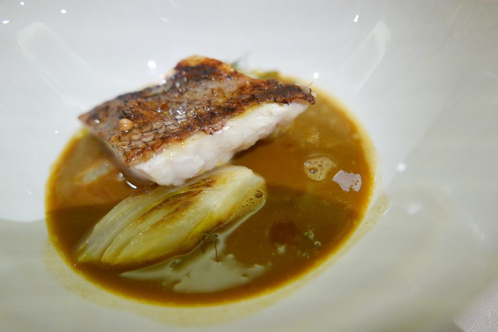 Chapon et jus de bouillabaisse © GP