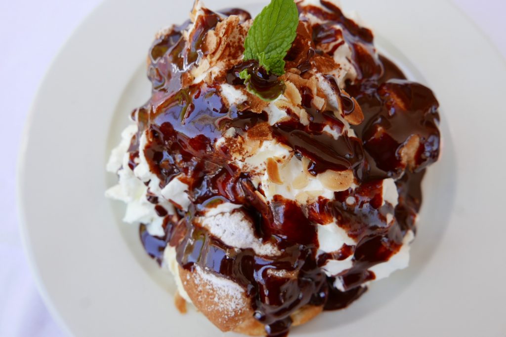 Profiteroles au chocolat © GP
