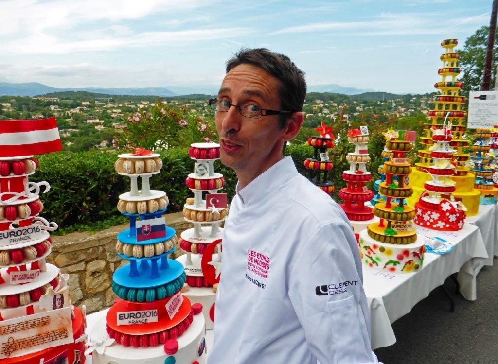 Bruno Laffargue et les macarons de l'Euro © AA