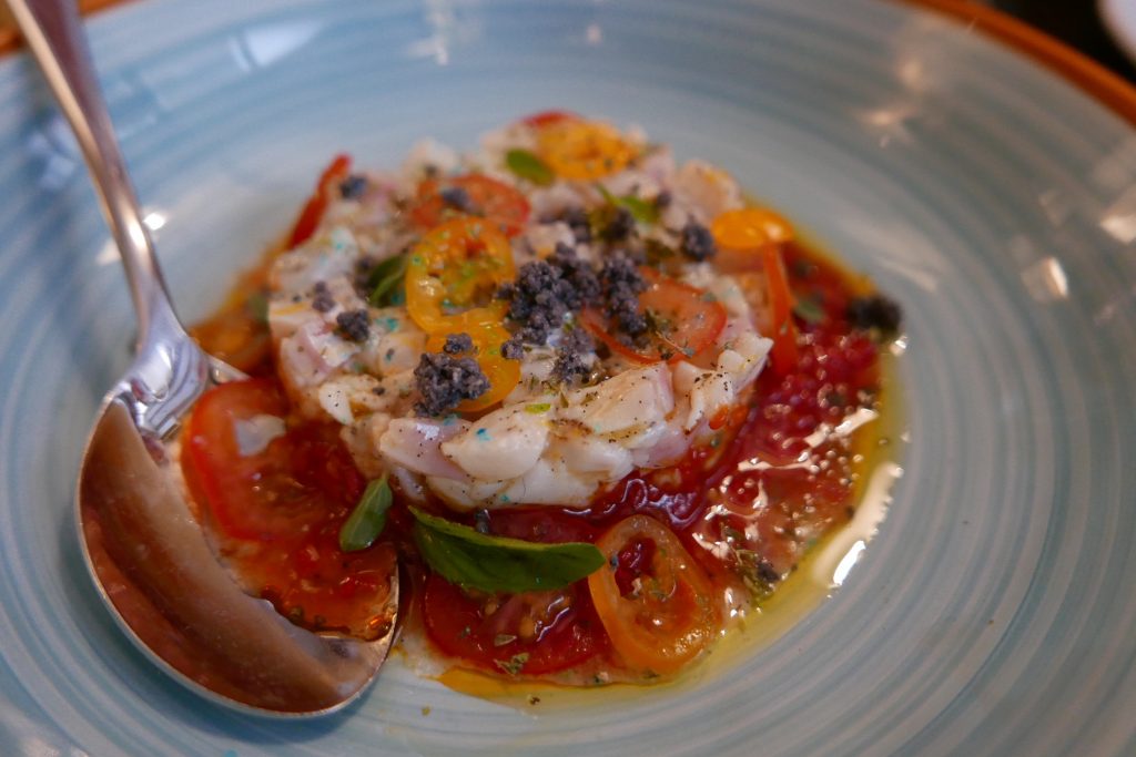 Tartare de bar aux tomates © GP