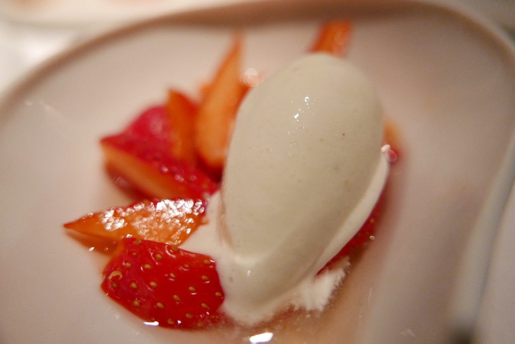 Fraise gariguette, sorbet fromage blanc © GP