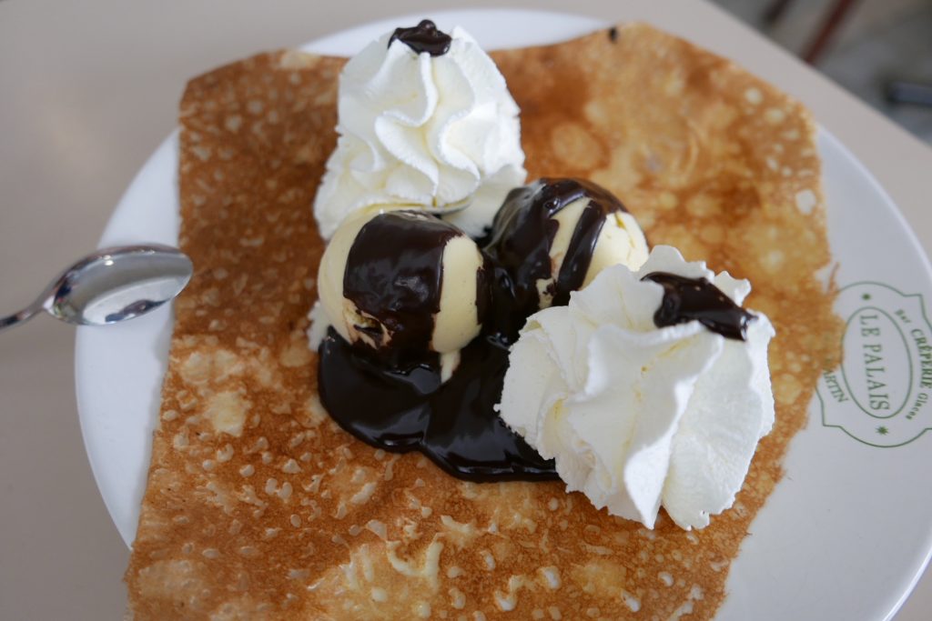 Crêpes, vanille, chocolat, chantilly © GP