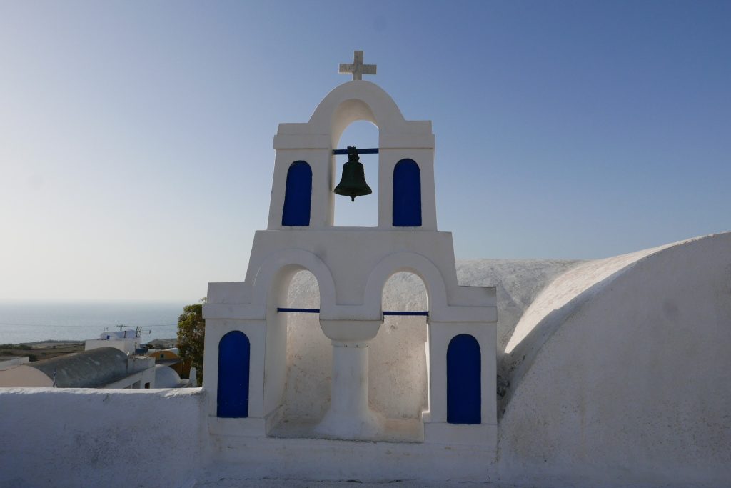 Un clocher à Oia © GP