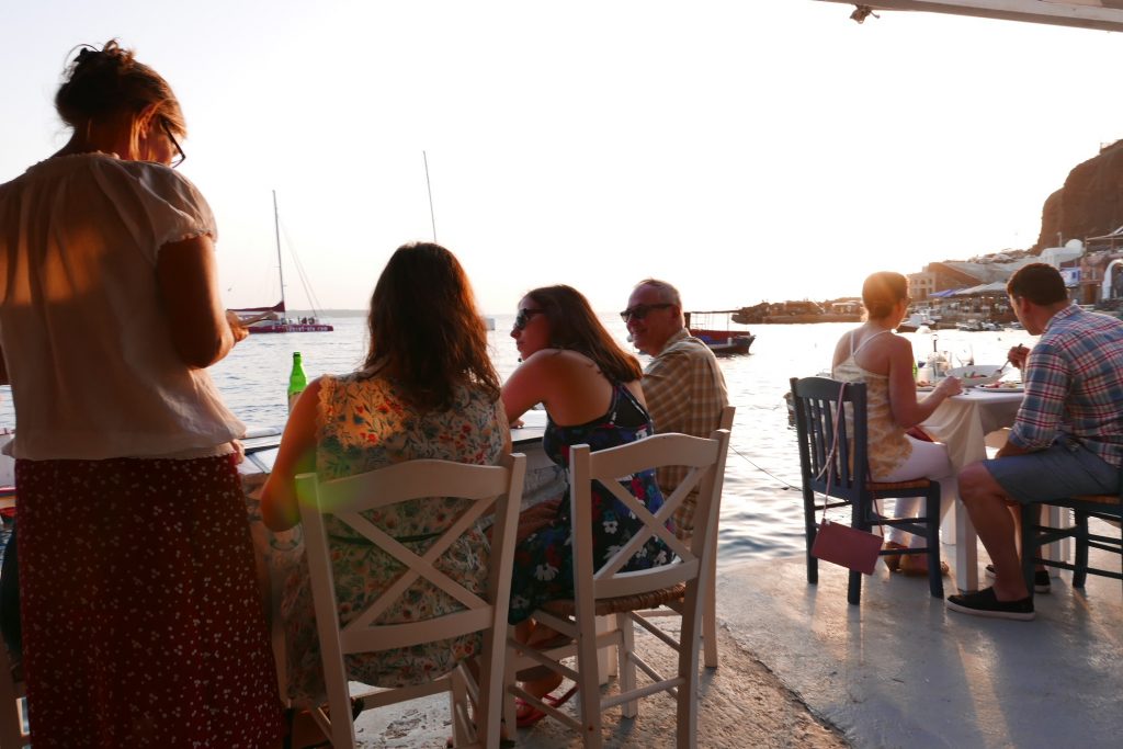 En terrasse face au coucher de soleil © GP