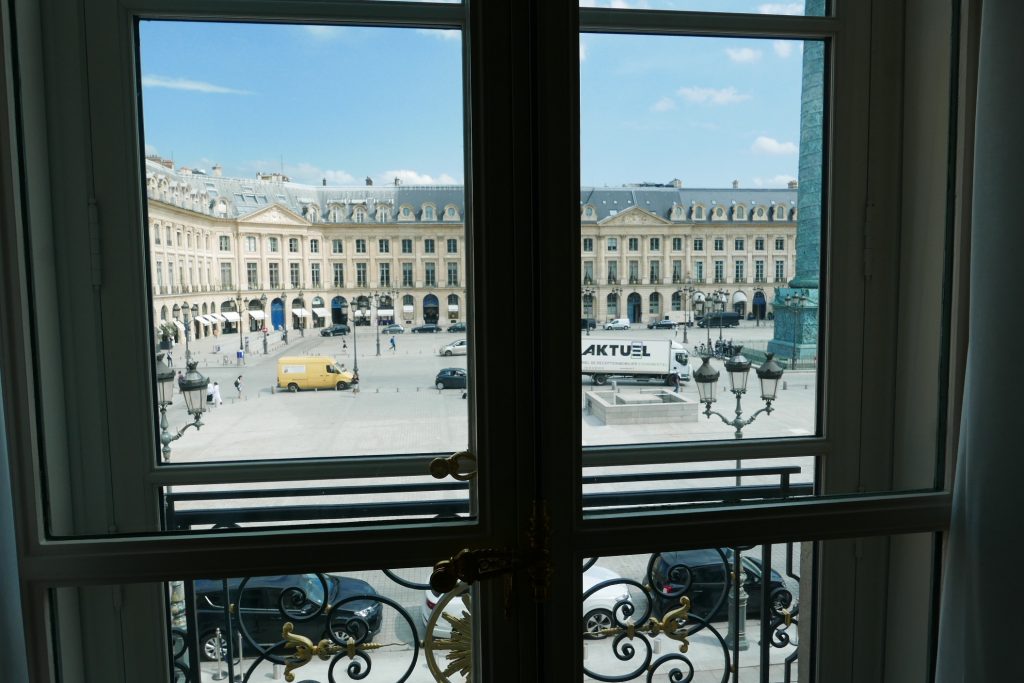 Vue sur la place Vendôme depuis la suite Windsor © GP