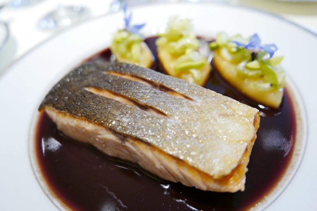 Saumon sauce genevoise © GP