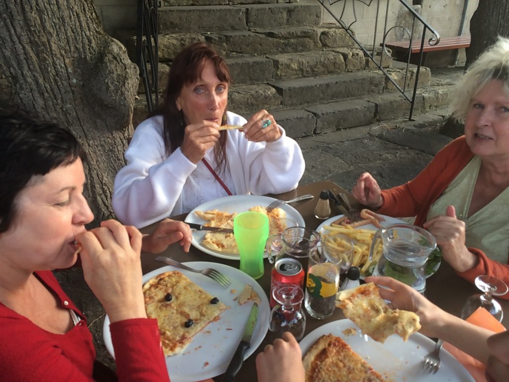 Une pizzas entre amies © GP