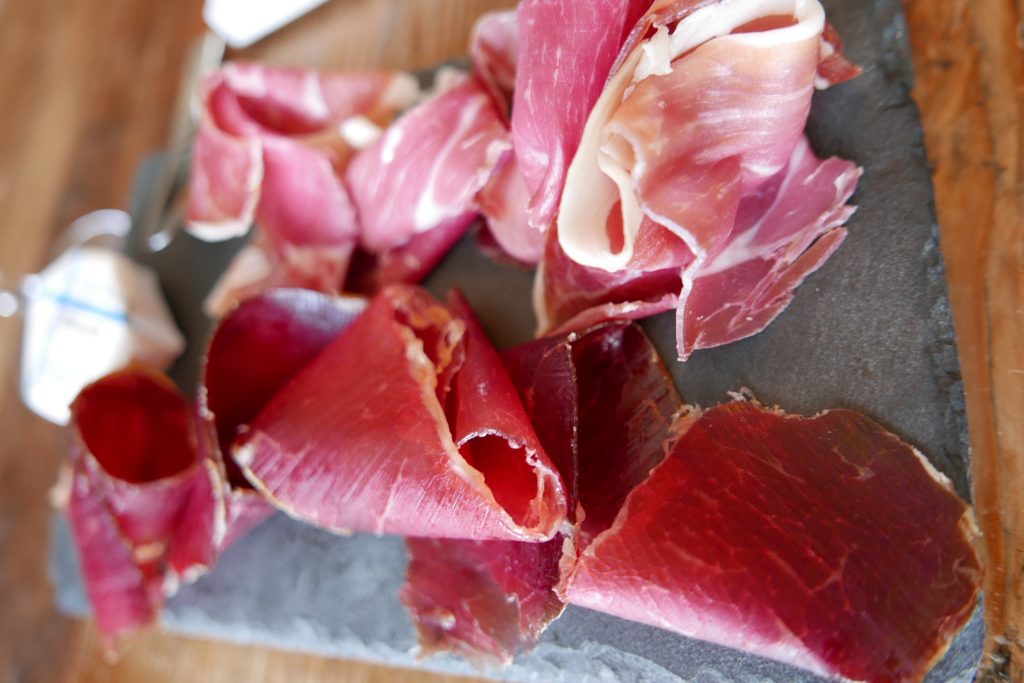 Planche de cécina et jambon © GP