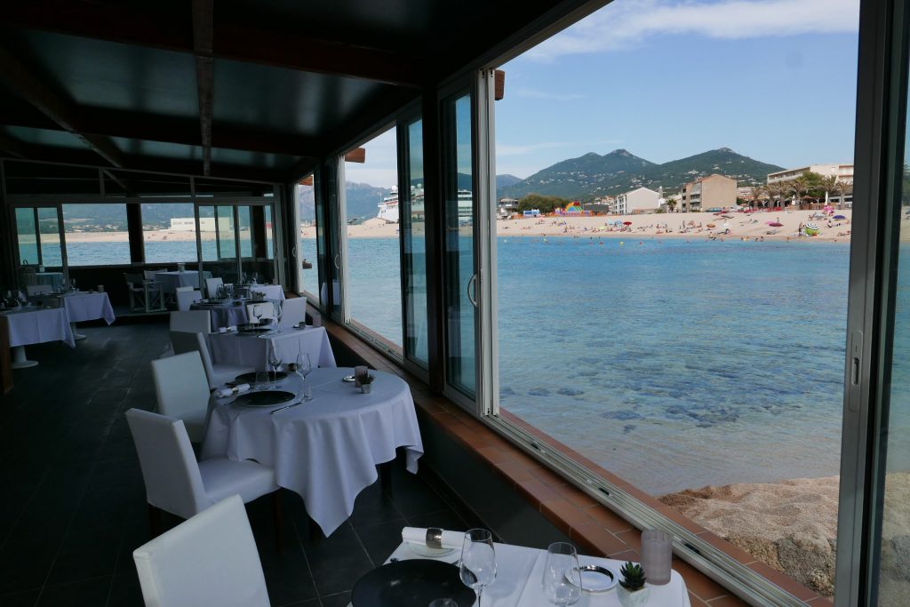 Vue sur la mer depuis la salle © GP