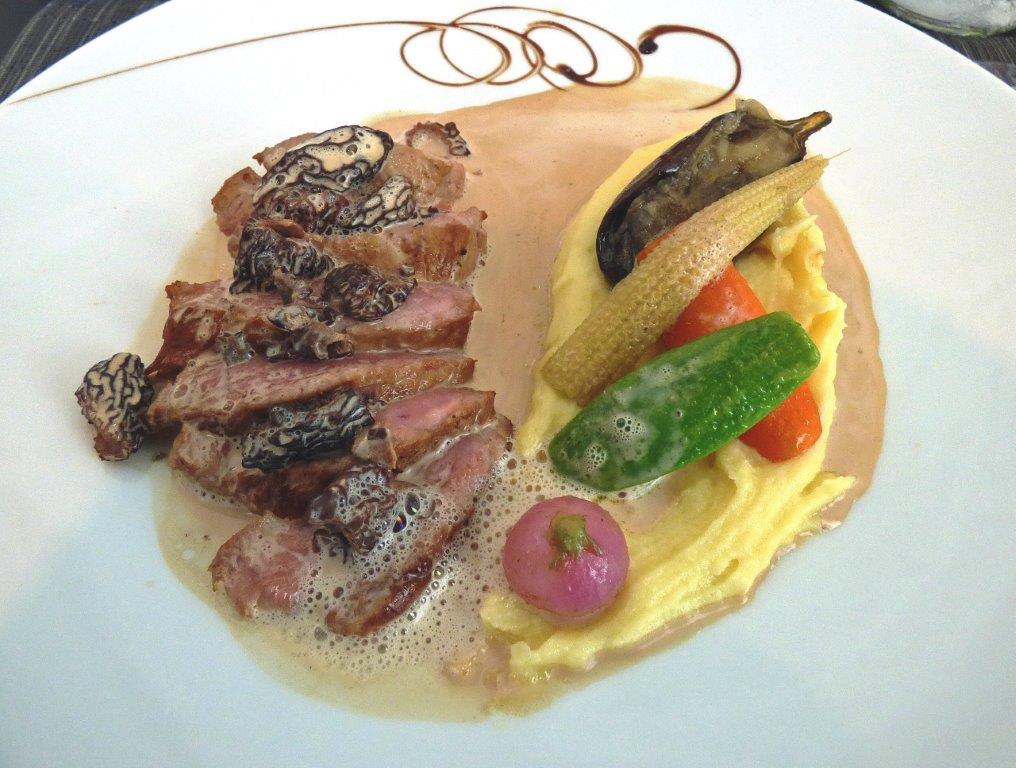 Veau et morilles © AA