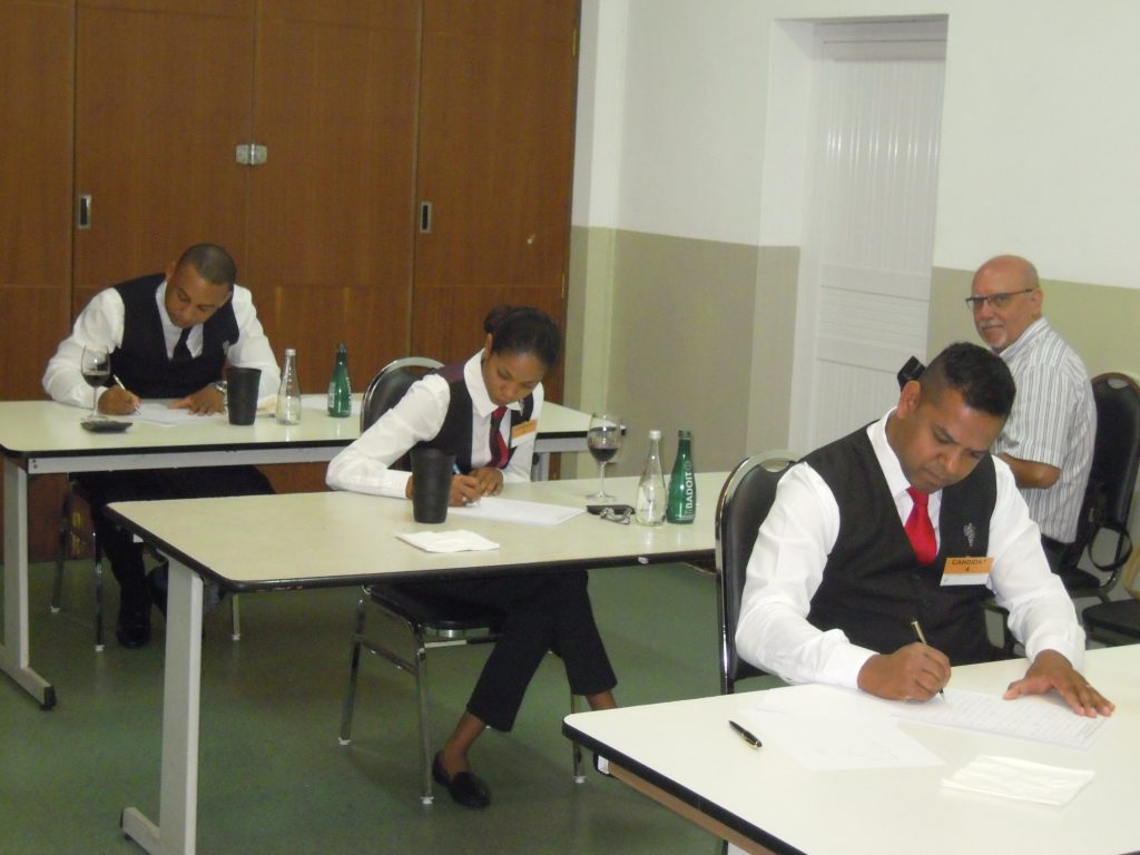 Des candidats studieux © TK