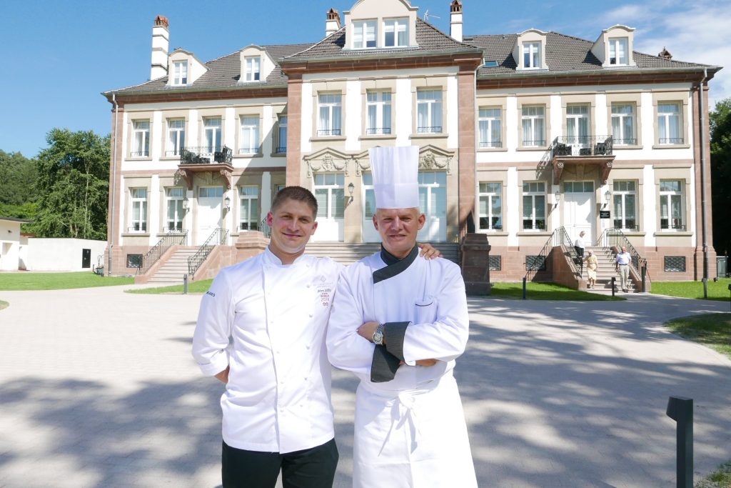 Jérôme Schilling et Eric Frieden devant le Château Hochberg © GP