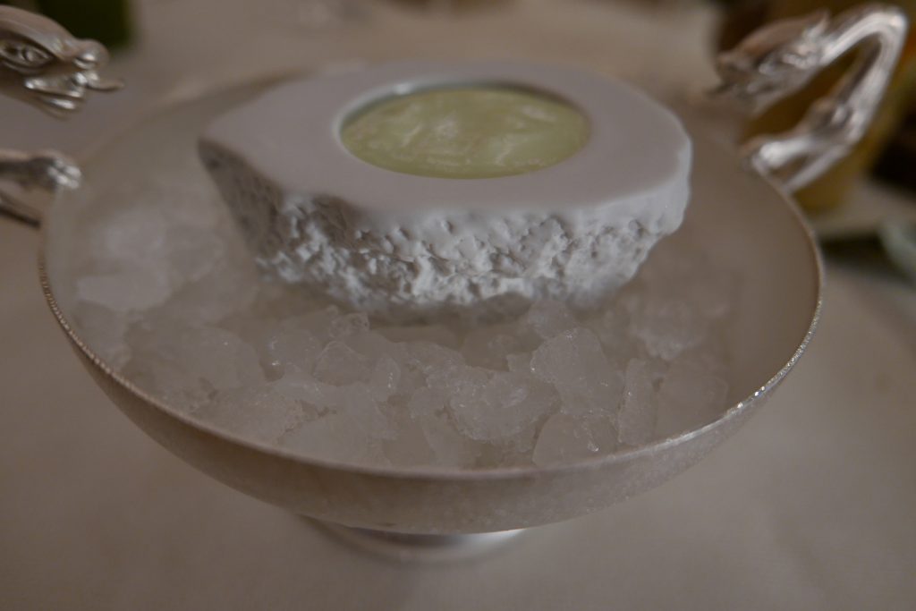 Oeufs de féra et tussillage © GP