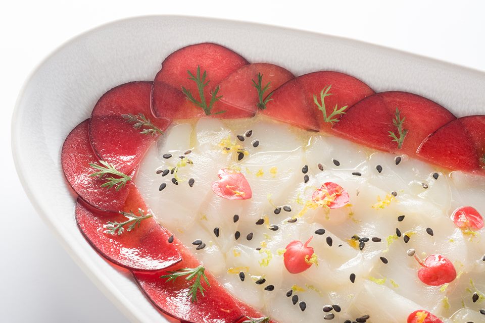 Calque de daurade et vinaigrette de cerisier noir © MP