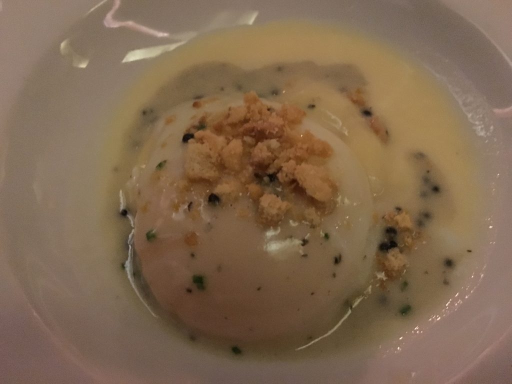 Œuf poché au caviar © GP