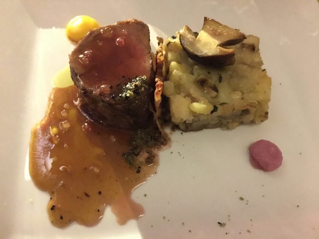 Filet de veau, gâteau de pommes de terre aux cèpes © GP