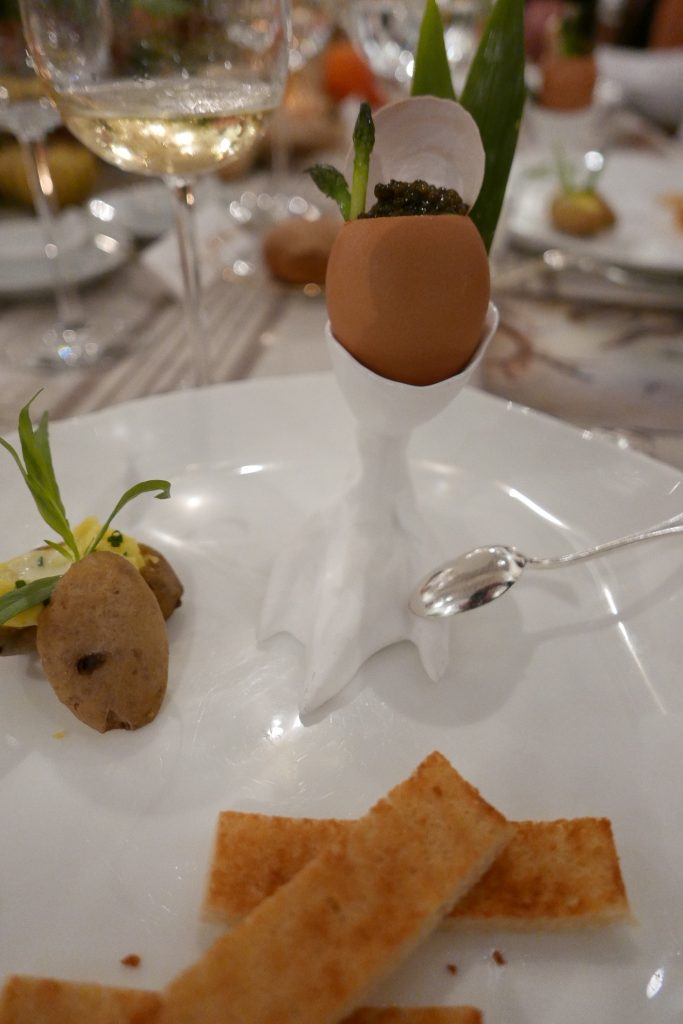 Oeuf poule au caviar © GP