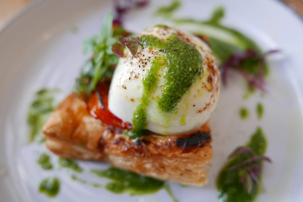 Tarte feuilletée tomate mozzarella © GP