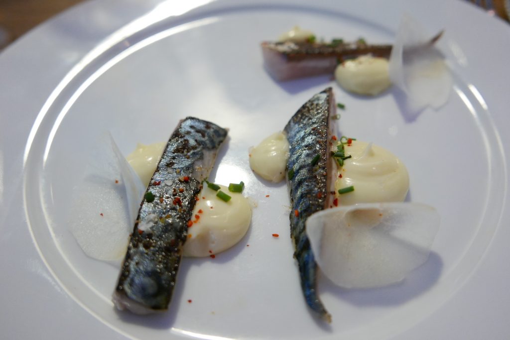 Maquereau mariné, yuzu, daikon © GP