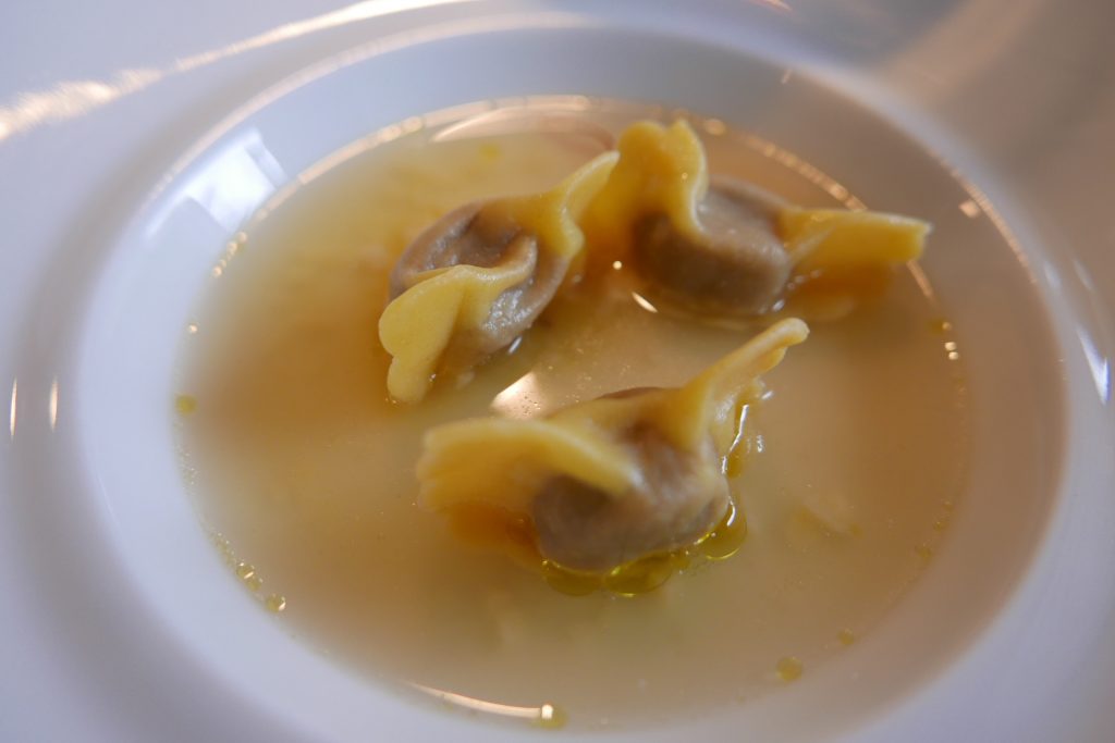 Ravioli de veau au bouillon et safran © GP