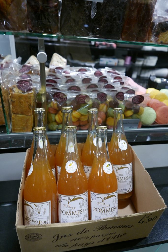 Gâteaux et cidre © GP