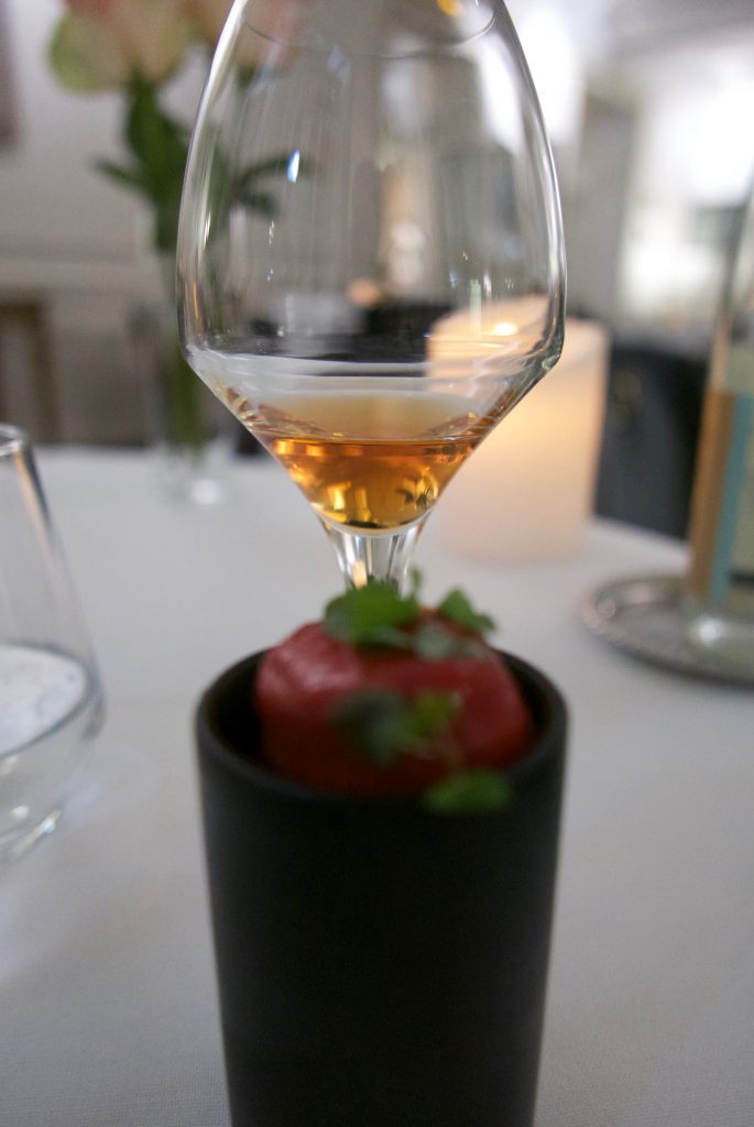 Nage framboise, sorbet mûre/framboise, vin de fraise © GP