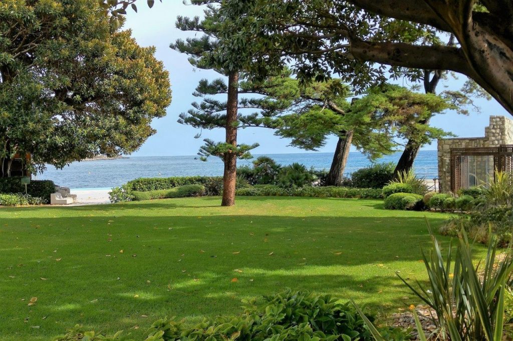 Le parc et la mer © AA