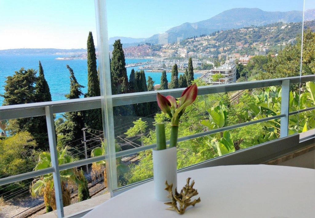 Vue sur Menton © AA