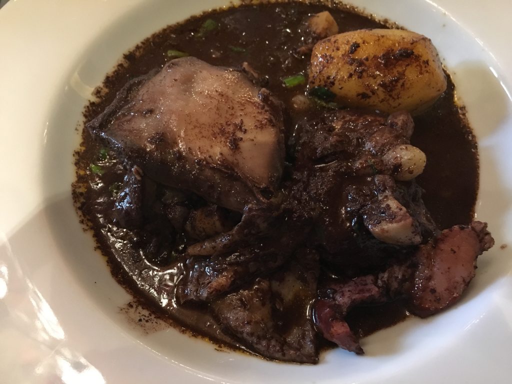 Traditionnel coq au vin © GP